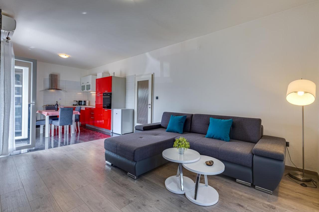 Apartment A & J Petrcane