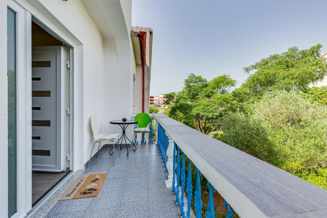 A & J Apartment *